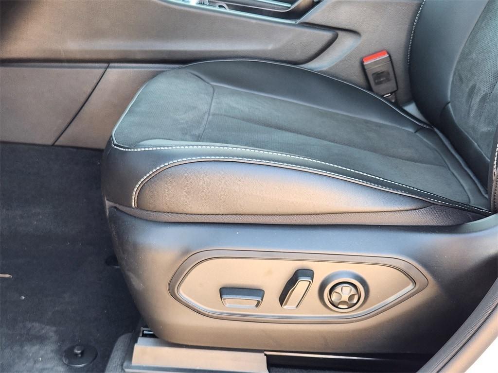 new 2025 Jeep Grand Cherokee L car, priced at $39,995