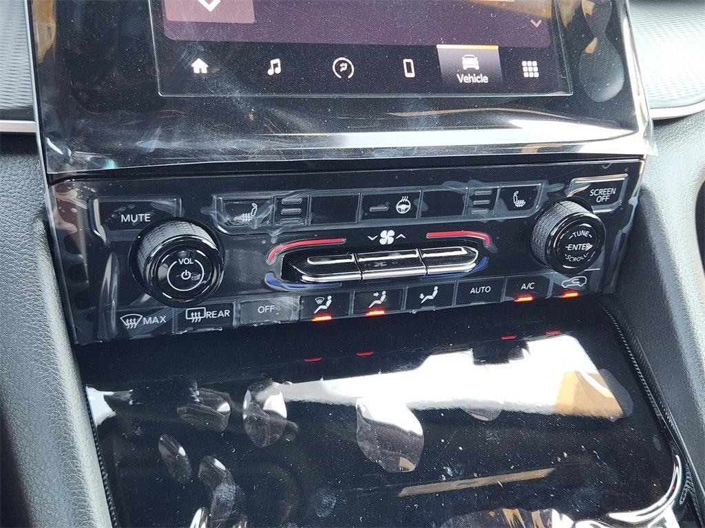 new 2025 Jeep Grand Cherokee L car, priced at $39,995