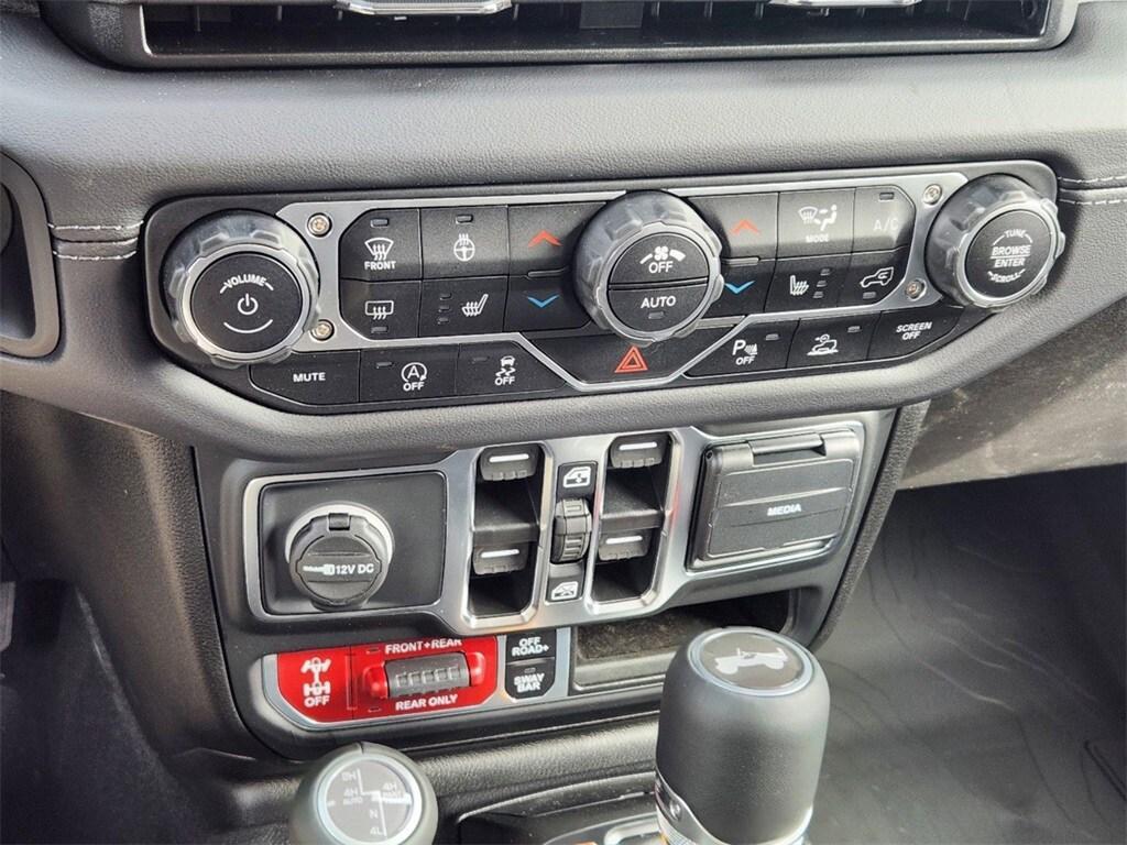 new 2025 Jeep Wrangler car, priced at $59,995