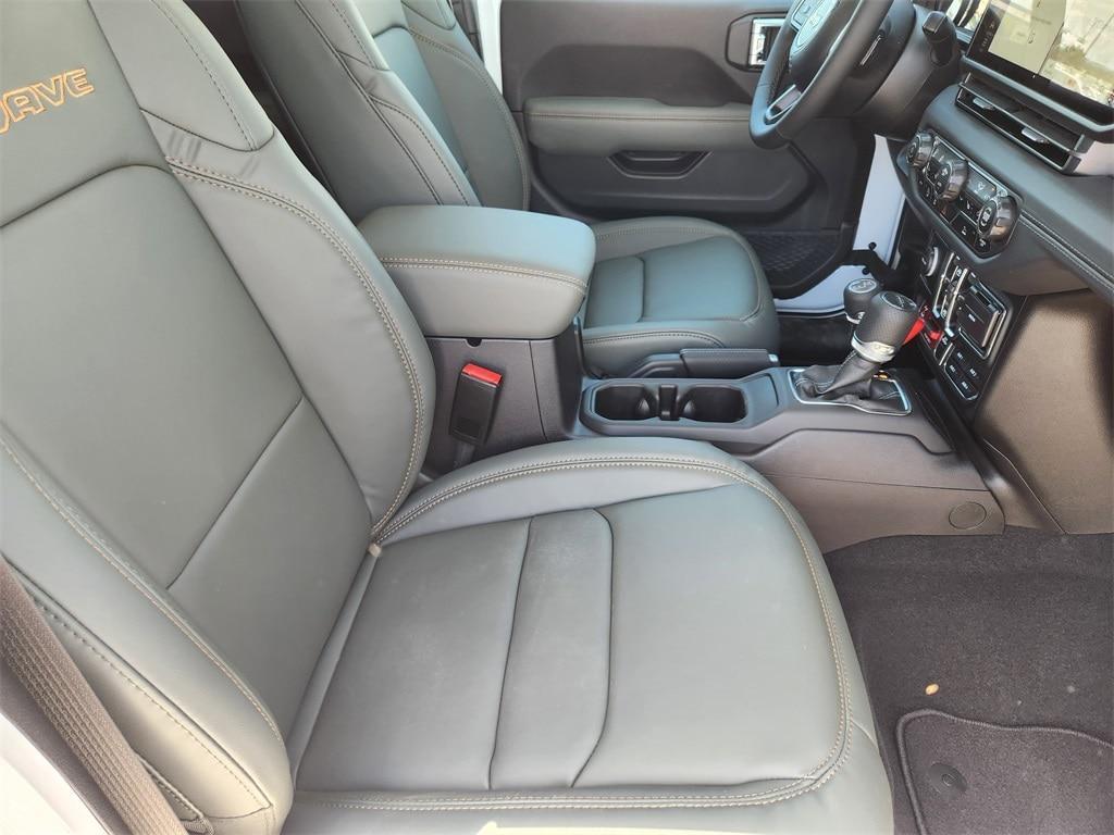 new 2025 Jeep Gladiator car, priced at $46,995