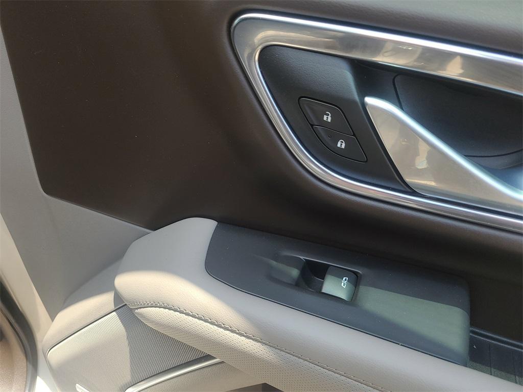used 2023 GMC Yukon car, priced at $50,312