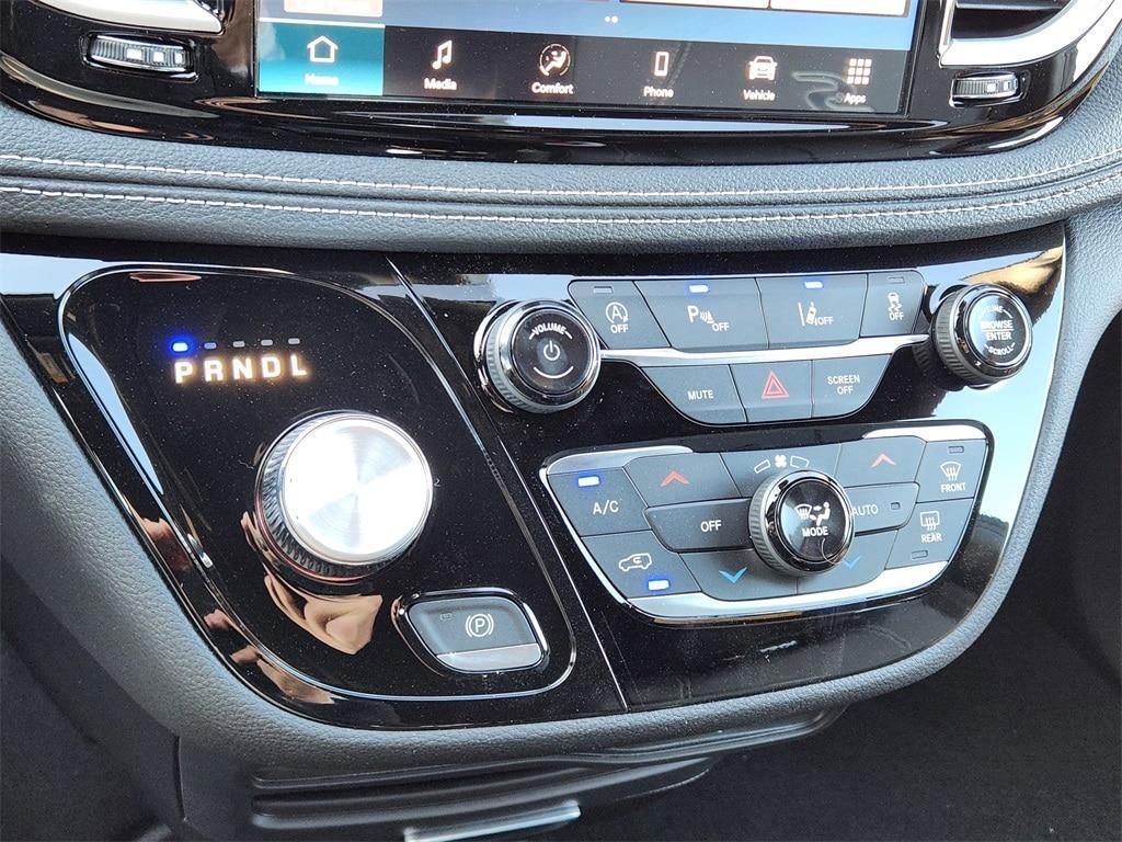 new 2026 Chrysler Pacifica car, priced at $40,031