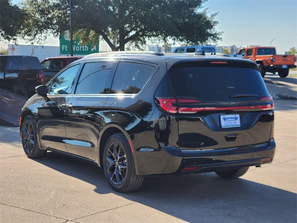 new 2026 Chrysler Pacifica car, priced at $40,031