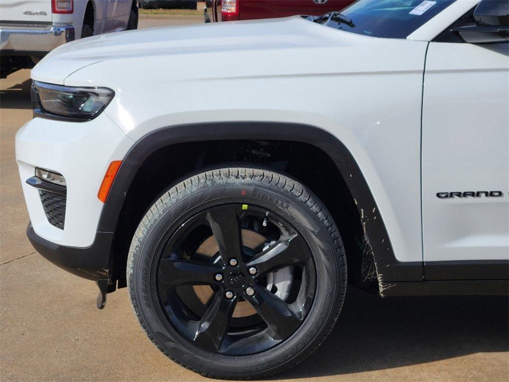 new 2025 Jeep Grand Cherokee car, priced at $44,495