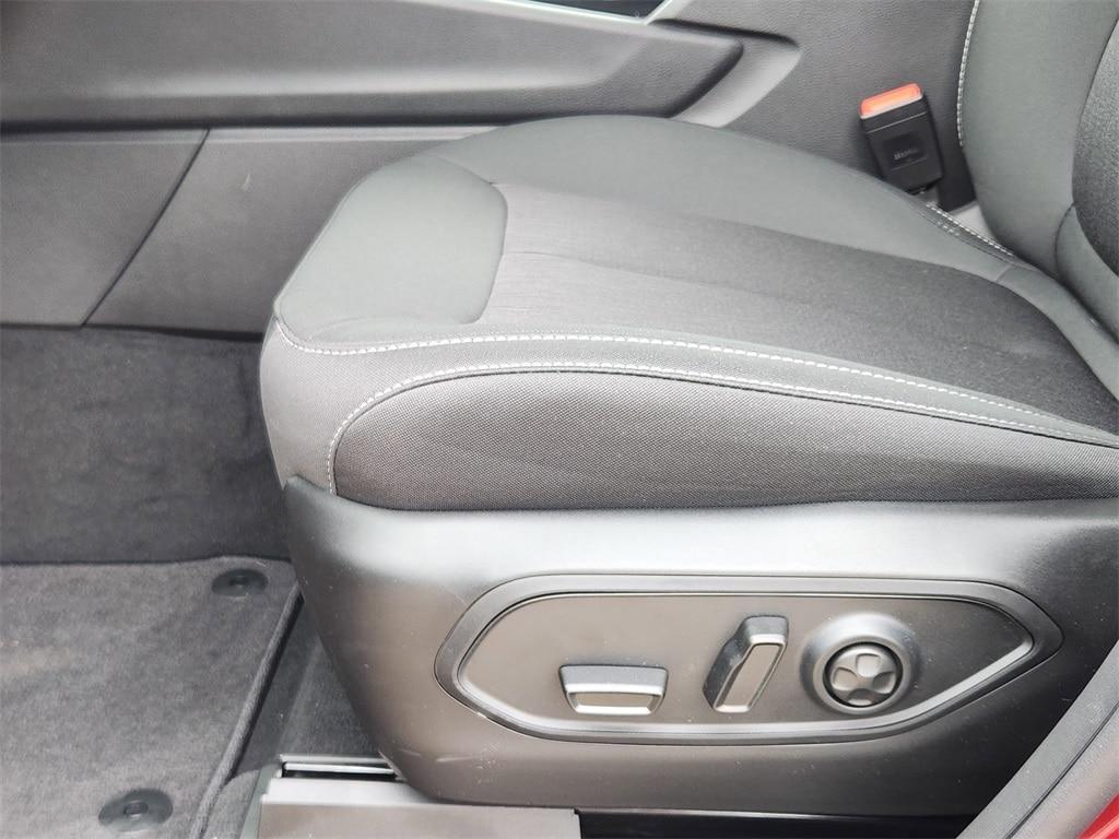 new 2025 Jeep Grand Cherokee car, priced at $33,995