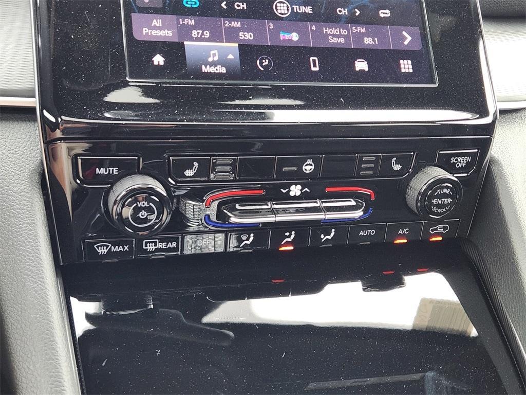 new 2025 Jeep Grand Cherokee car, priced at $33,995