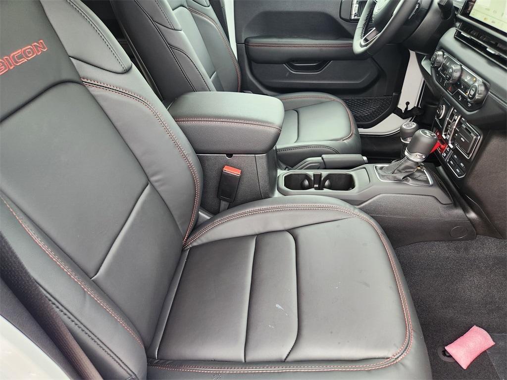 new 2025 Jeep Wrangler car, priced at $55,911
