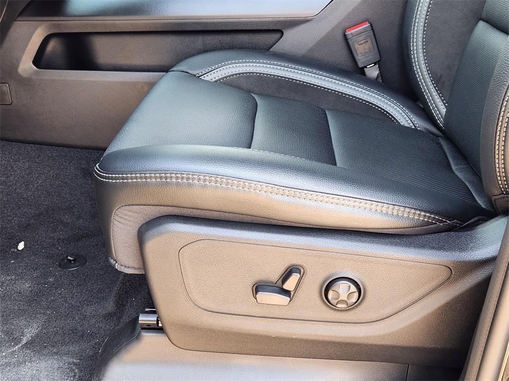 new 2025 Ram 1500 car, priced at $72,560