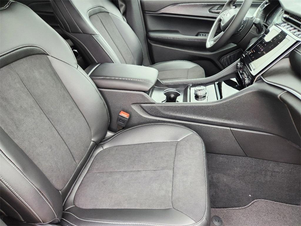 used 2024 Jeep Grand Cherokee L car