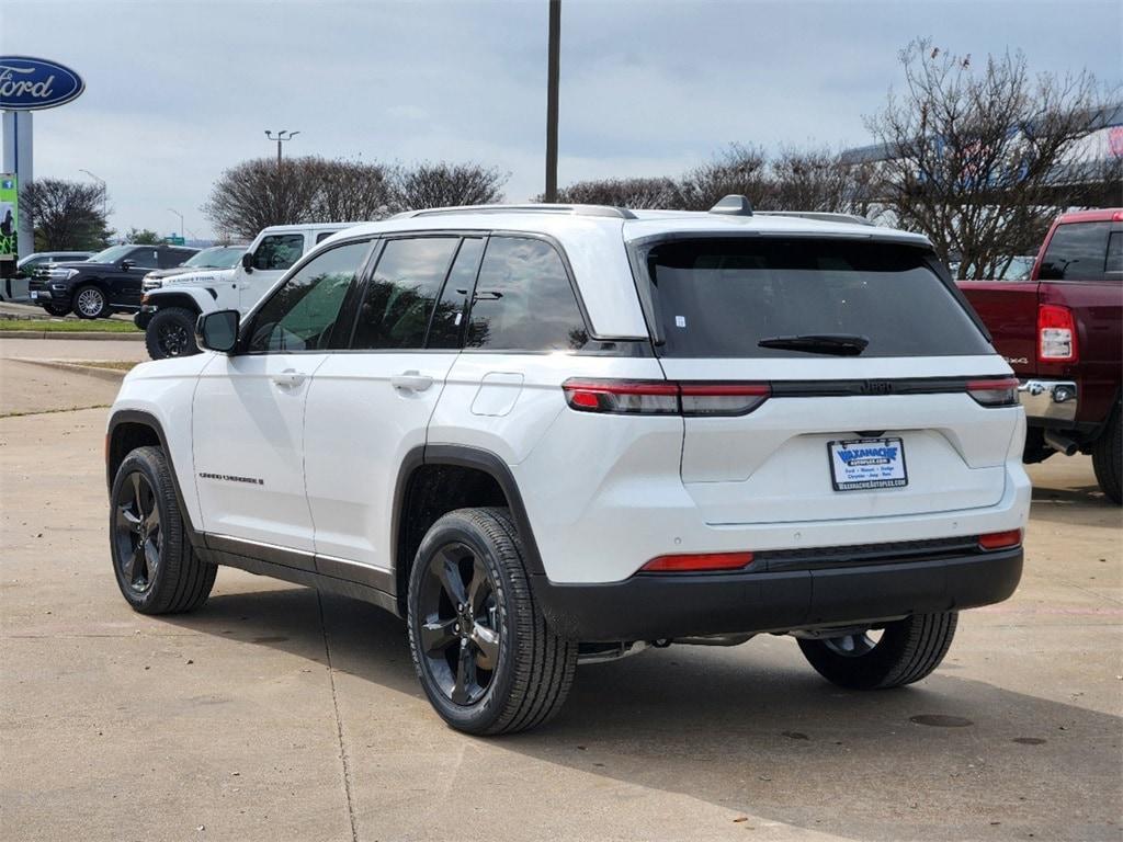 new 2025 Jeep Grand Cherokee car, priced at $43,500