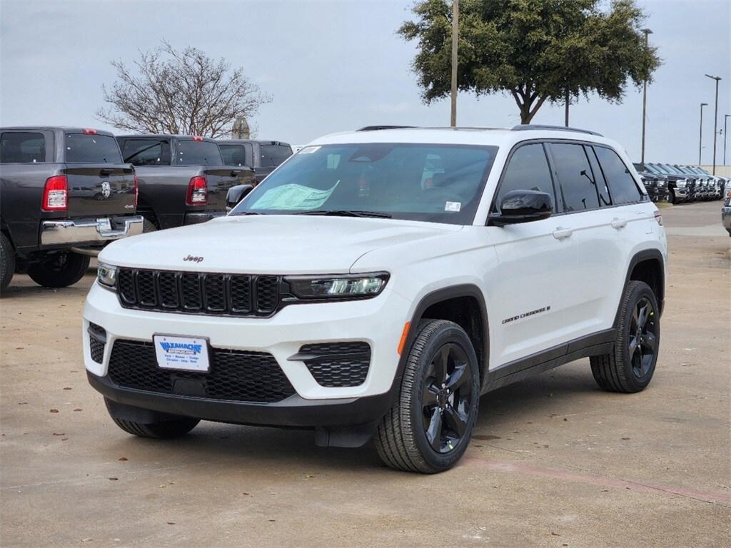 new 2025 Jeep Grand Cherokee car, priced at $40,000