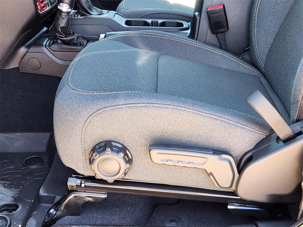 new 2025 Jeep Wrangler car, priced at $45,195
