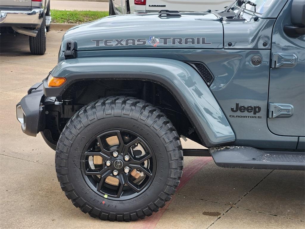 new 2025 Jeep Gladiator car, priced at $48,685