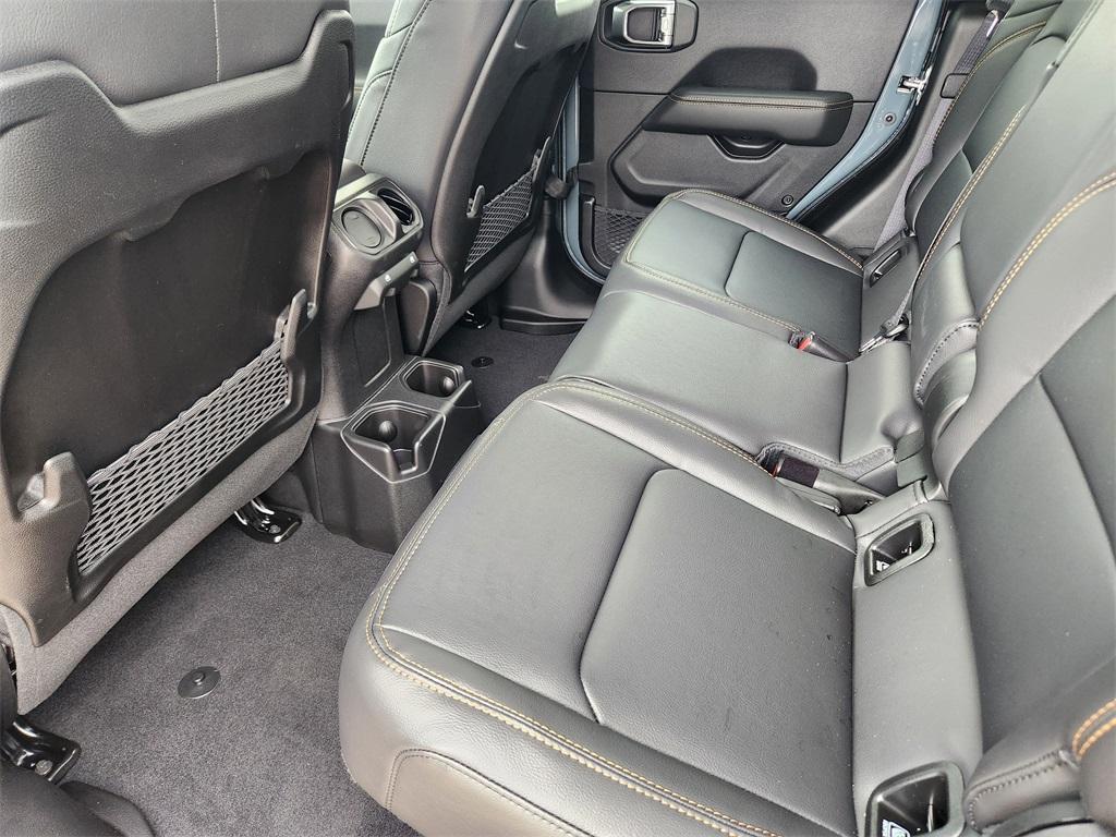 new 2025 Jeep Gladiator car, priced at $48,685