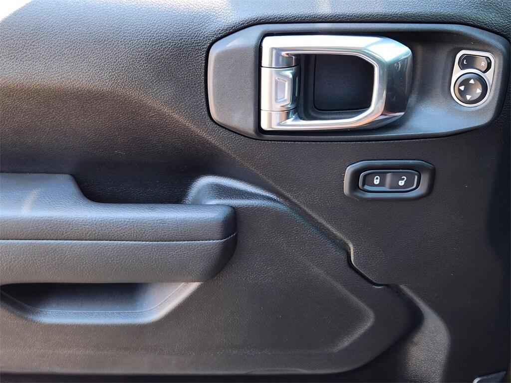 new 2025 Jeep Wrangler car, priced at $53,075