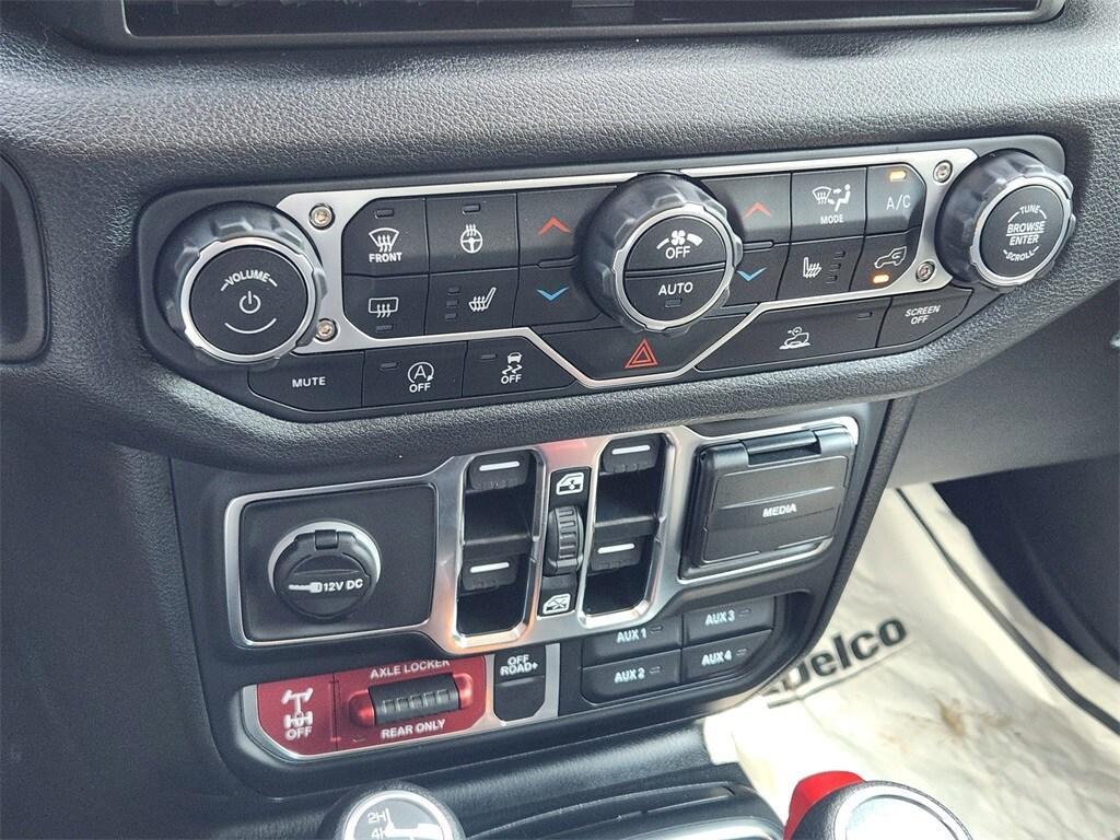 new 2025 Jeep Wrangler car, priced at $53,075