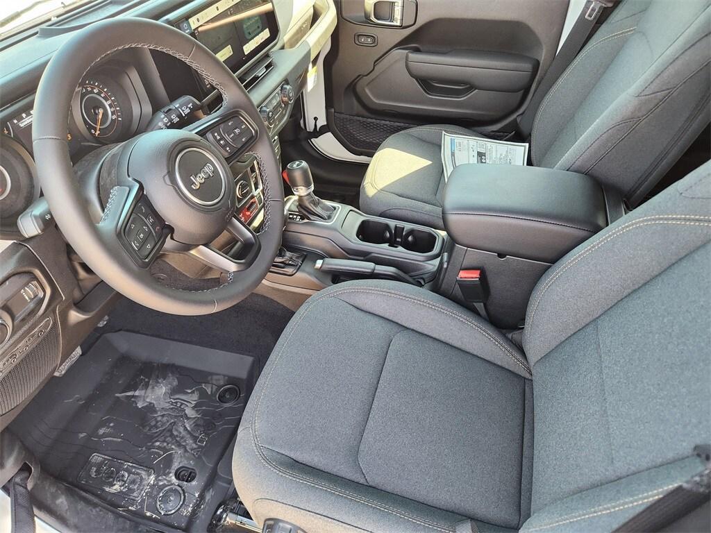 new 2025 Jeep Wrangler car, priced at $52,685