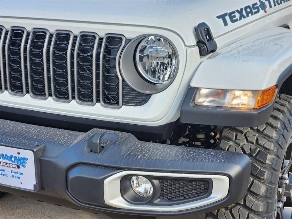 new 2025 Jeep Gladiator car, priced at $42,995