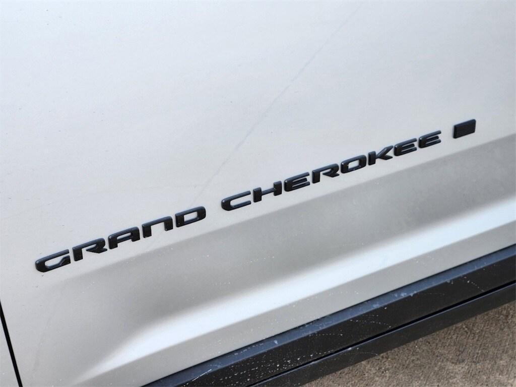 new 2025 Jeep Grand Cherokee car, priced at $37,995