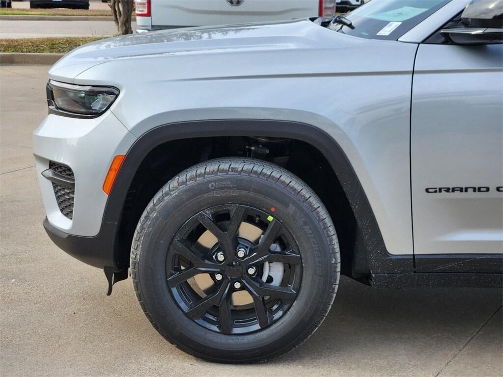 new 2025 Jeep Grand Cherokee car, priced at $37,995