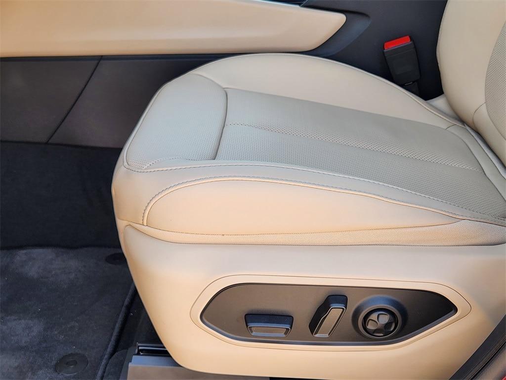 new 2025 Jeep Grand Cherokee L car, priced at $52,937