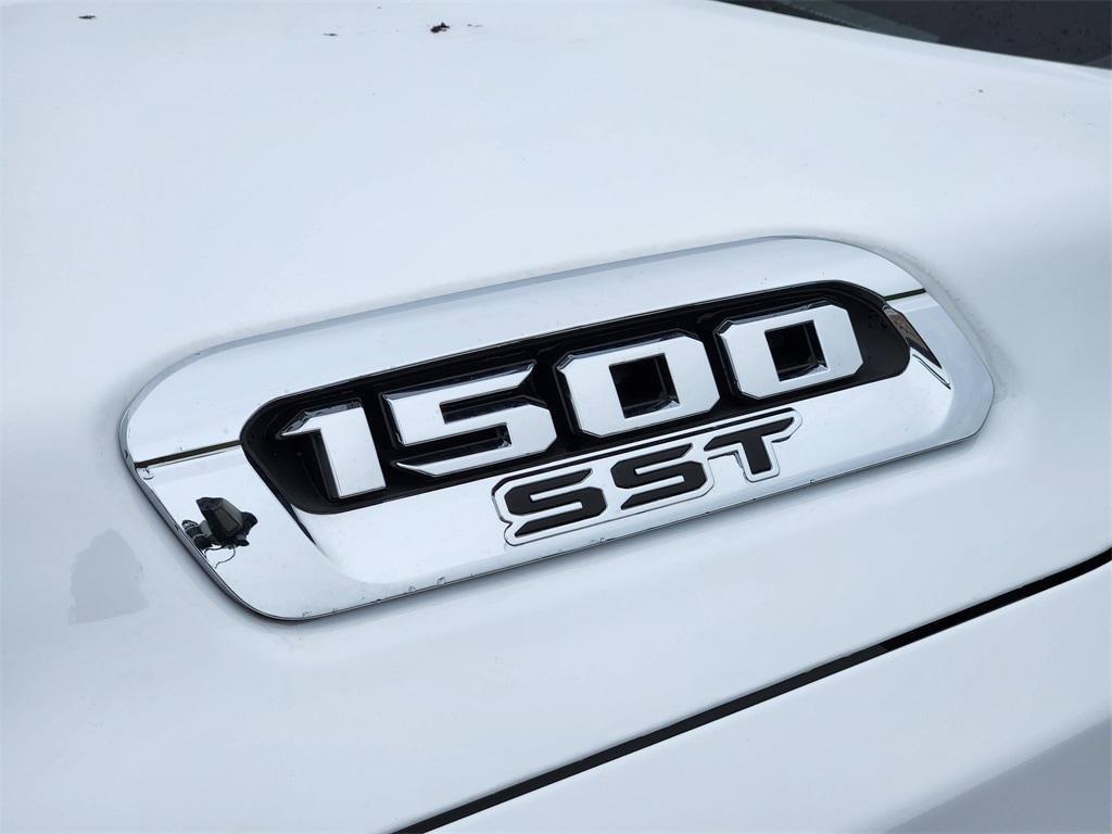 new 2025 Ram 1500 car, priced at $43,995