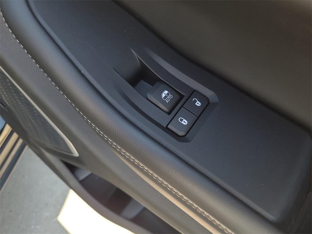 used 2022 Jeep Grand Cherokee 4xe car, priced at $25,545