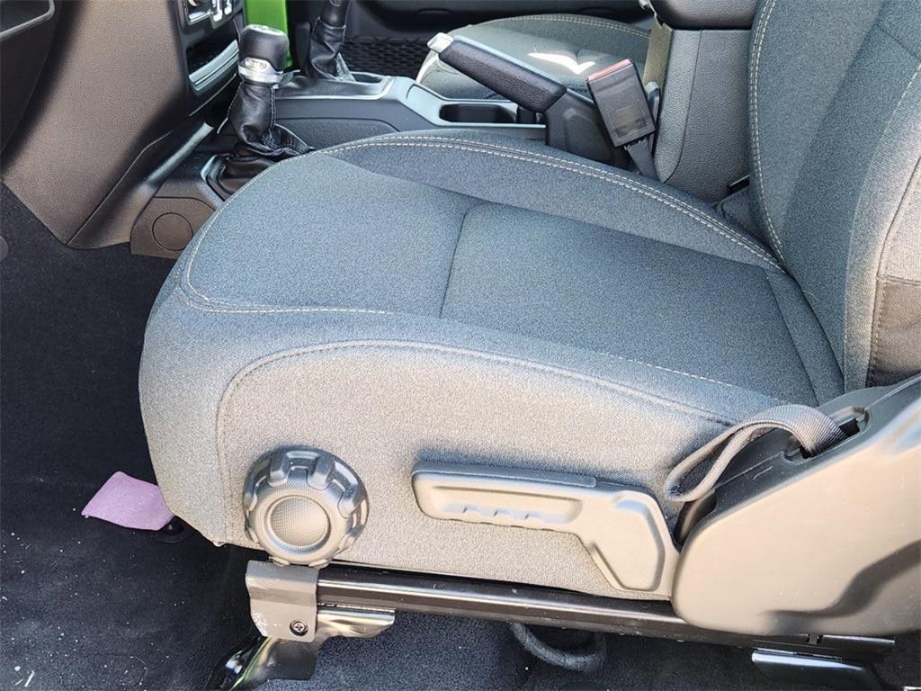 new 2025 Jeep Wrangler car