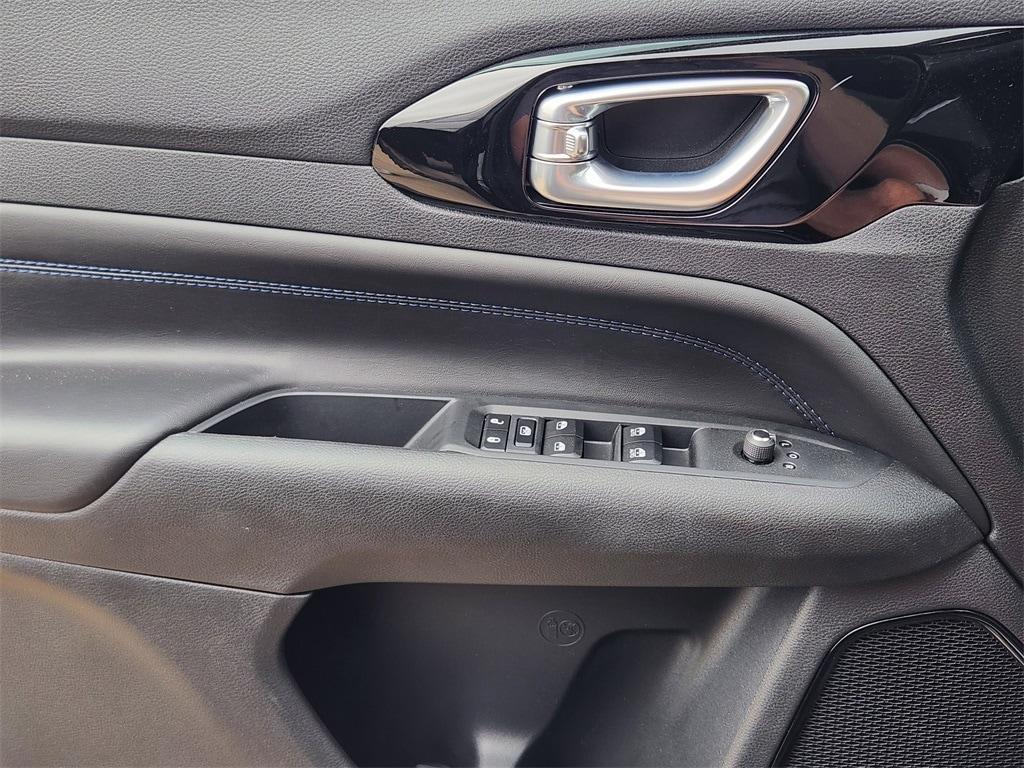 new 2026 Jeep Compass car, priced at $27,995