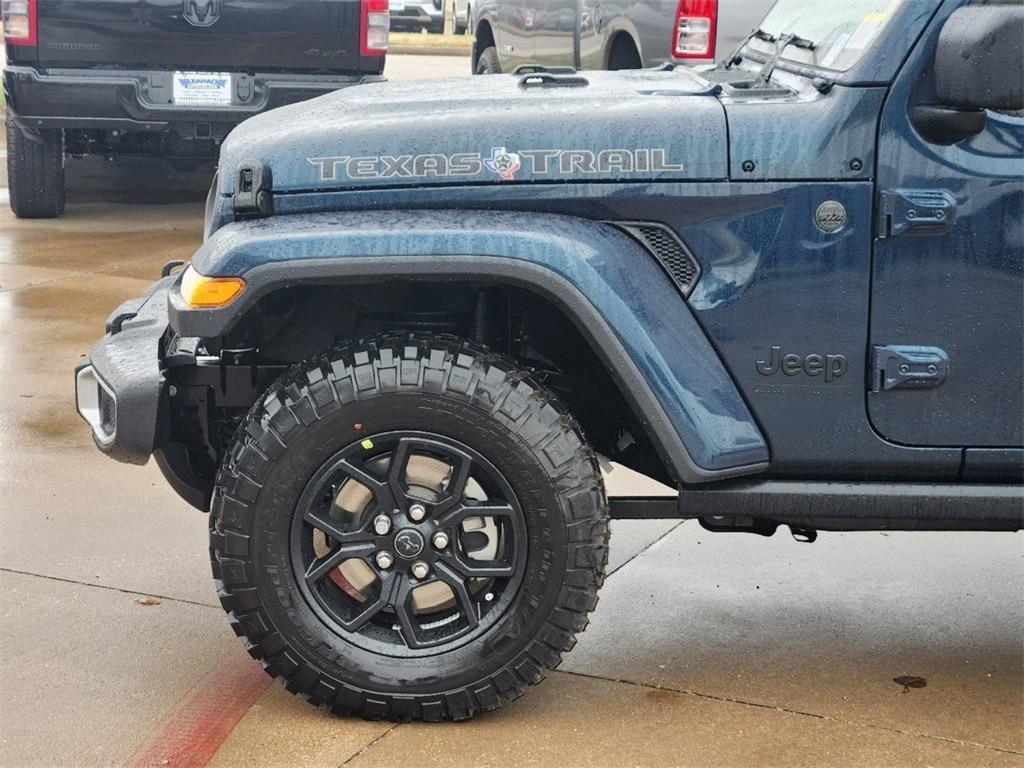 new 2025 Jeep Gladiator car, priced at $42,995