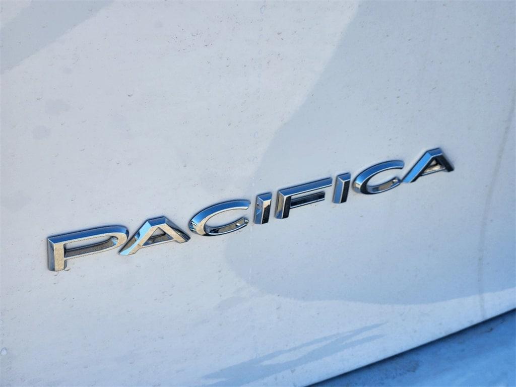 new 2025 Chrysler Pacifica car, priced at $41,423