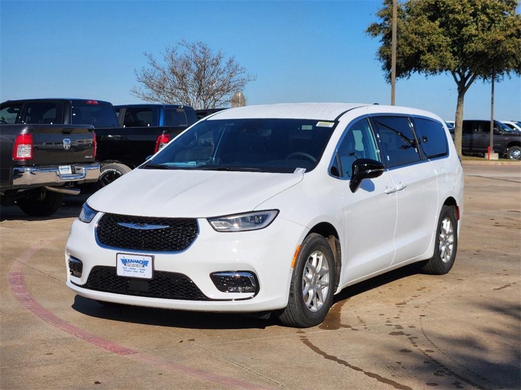 new 2025 Chrysler Pacifica car, priced at $41,423