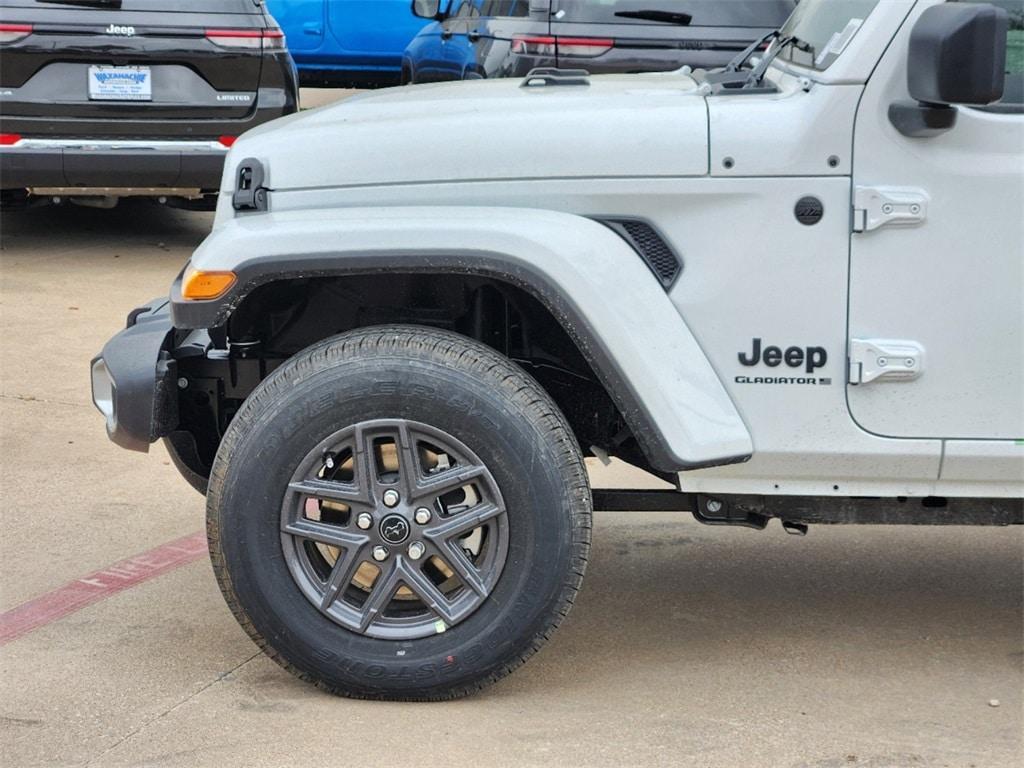 new 2024 Jeep Gladiator car, priced at $46,574