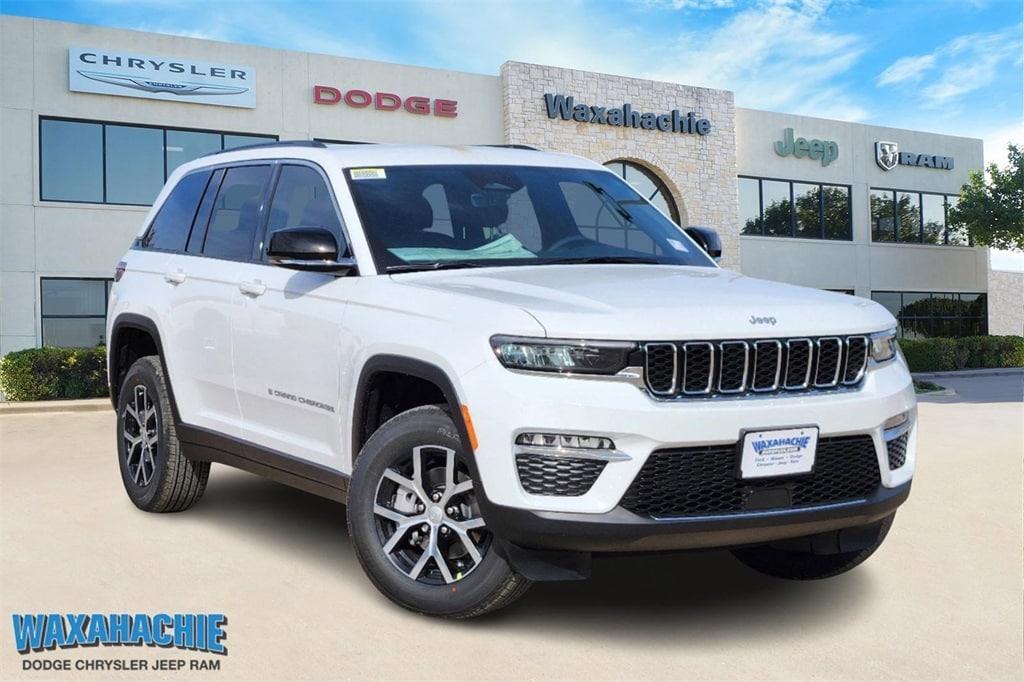 new 2025 Jeep Grand Cherokee car, priced at $39,995