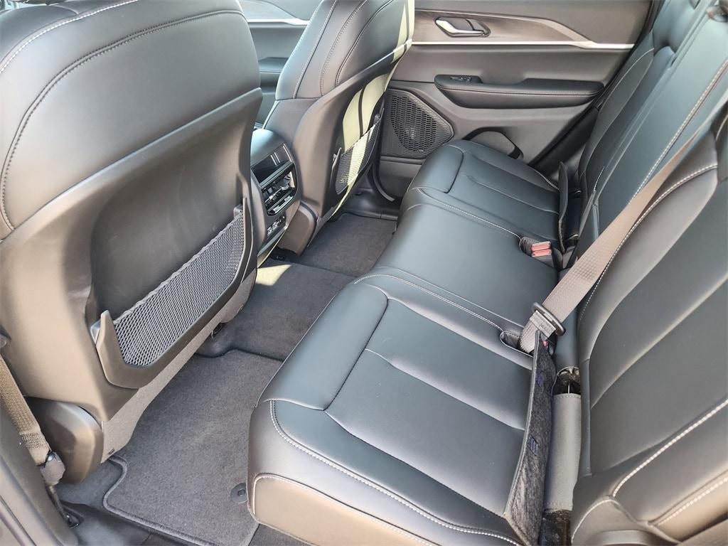 new 2025 Jeep Grand Cherokee car, priced at $39,995