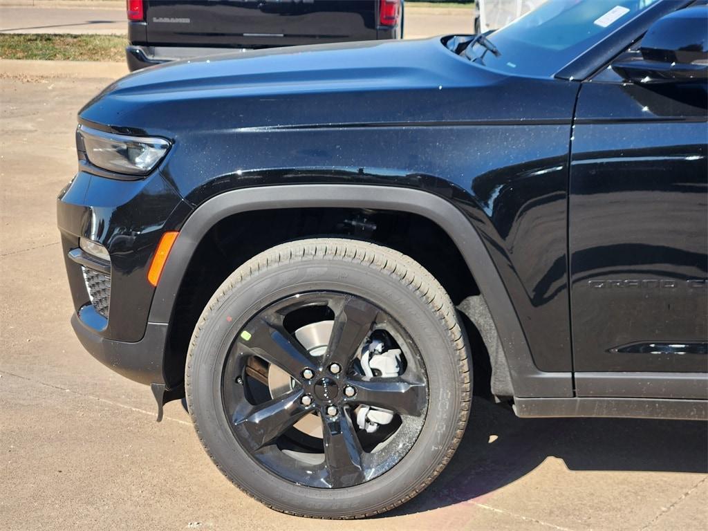 new 2025 Jeep Grand Cherokee car, priced at $39,995