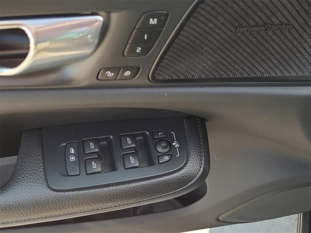 used 2022 Volvo S60 car, priced at $24,311