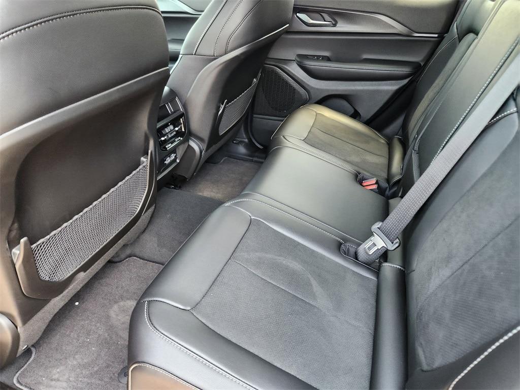 new 2025 Jeep Grand Cherokee car, priced at $37,995