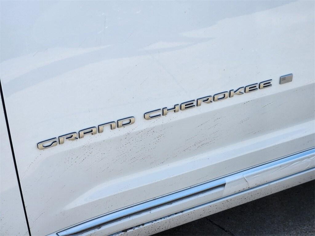 new 2025 Jeep Grand Cherokee car, priced at $53,995