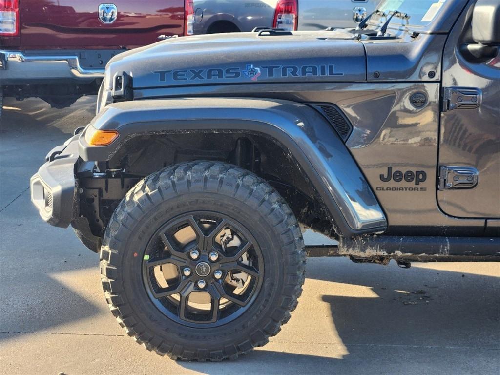 new 2025 Jeep Gladiator car, priced at $42,995