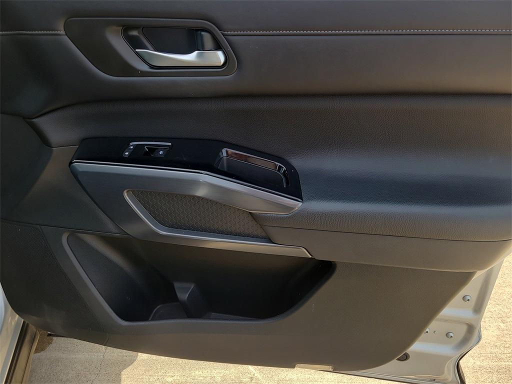 used 2022 Nissan Pathfinder car, priced at $25,269