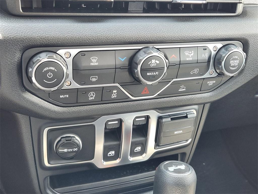 new 2025 Jeep Wrangler car, priced at $33,995