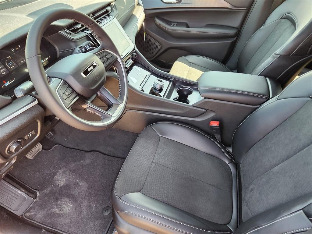 new 2025 Jeep Grand Cherokee L car, priced at $37,995
