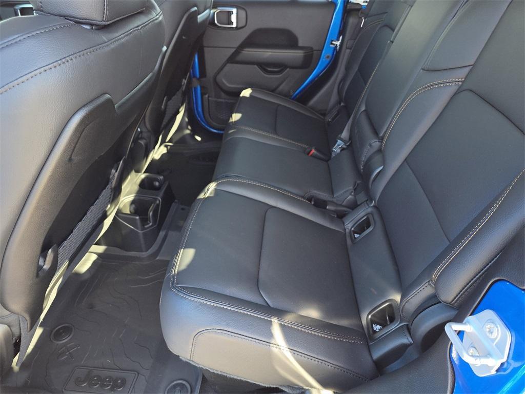 new 2025 Jeep Gladiator car, priced at $41,038