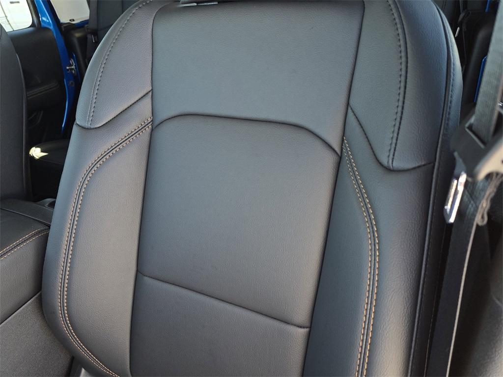 new 2025 Jeep Gladiator car, priced at $41,038