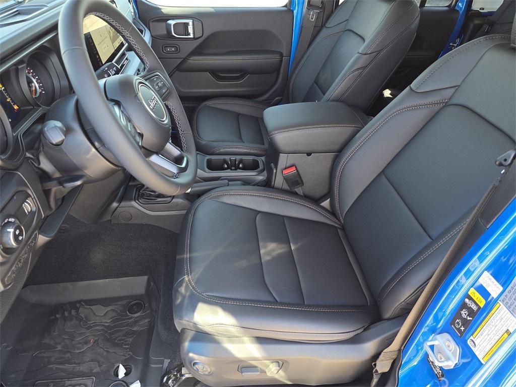 new 2025 Jeep Gladiator car, priced at $41,038