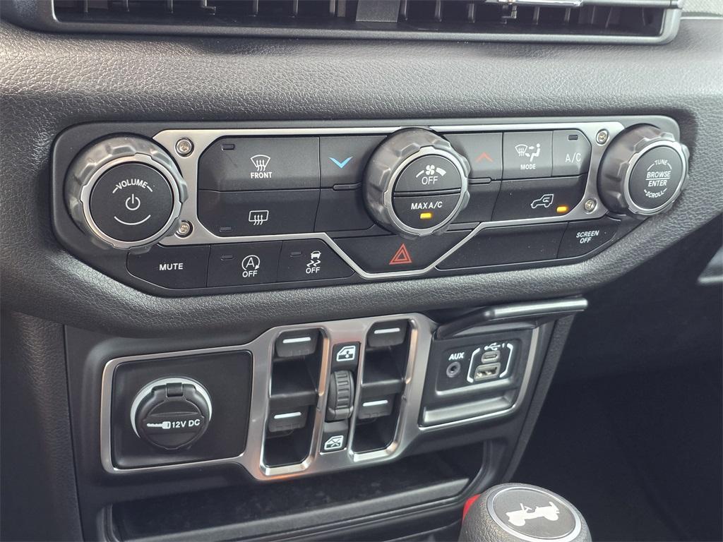 new 2025 Jeep Wrangler car, priced at $41,803