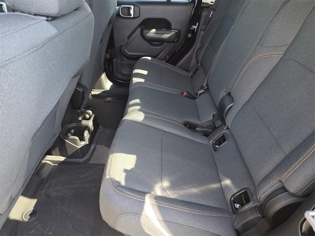 new 2025 Jeep Gladiator car, priced at $39,716