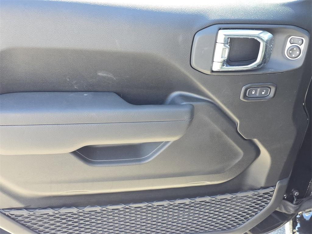 new 2025 Jeep Gladiator car, priced at $39,716