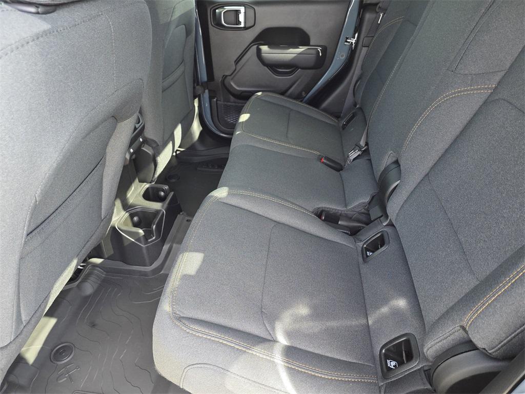 new 2025 Jeep Gladiator car, priced at $39,467